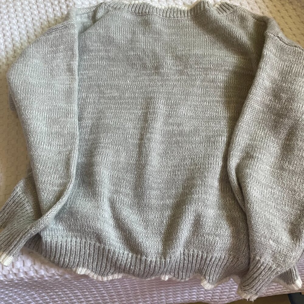 sweater - Picture 2 of 7